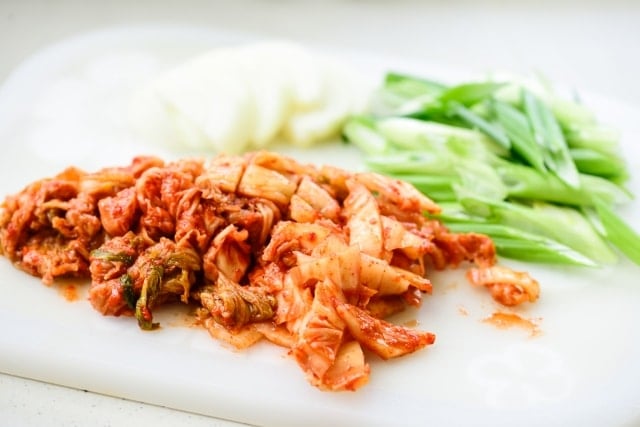 DSC0743 640x427 - Kimchijeon (Kimchi Pancake)