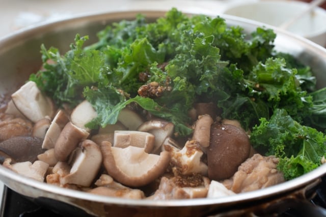 DSC6654 640x427 - Chicken Stir Fry with Kale and Mushrooms