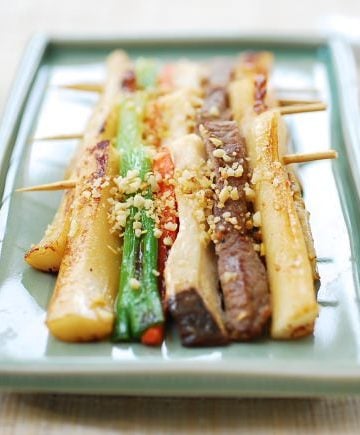 skewered rice cake with beef and vegetables
