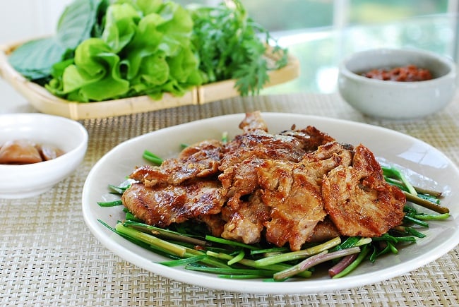 Dwaeji Doenjang Gui recipe1 - Maekjeok (Doenjang Marinated Pork)