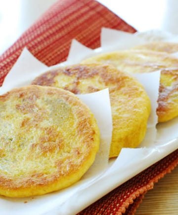 Hotteok (Korean Sweet Stuffed Pancakes)